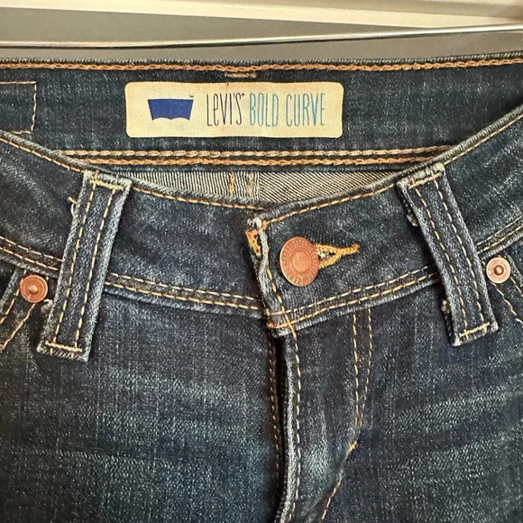 Levi’s Bold Curve jeans - Picture 2 of 5